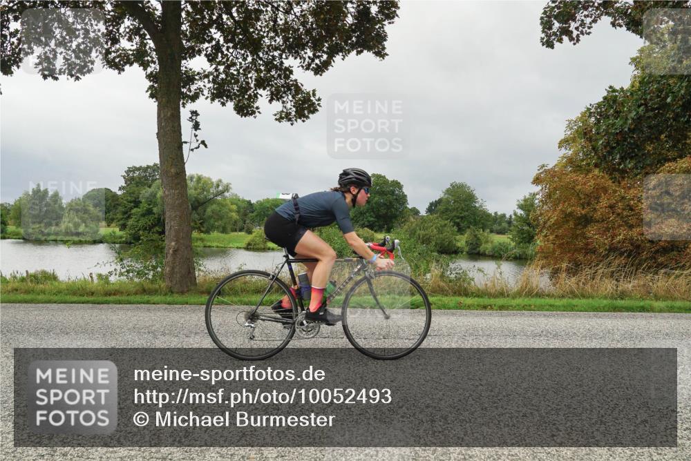 30.08.2026 - Elbe Triathlon Hamburg Michael Burmester http://msf.ph/oto/10052493 30.08.2026 10:12:00 Radfahren 711, 742, 757, 843, 969 meine-sportfotos.de