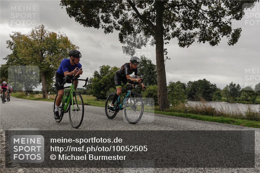 30.08.2026 - Elbe Triathlon Hamburg Michael Burmester http://msf.ph/oto/10052505 30.08.2026 10:34:34 Radfahren 947, 948, 988, 999, 1009, 1015, 1022, 1025, 1048, 1071 meine-sportfotos.de