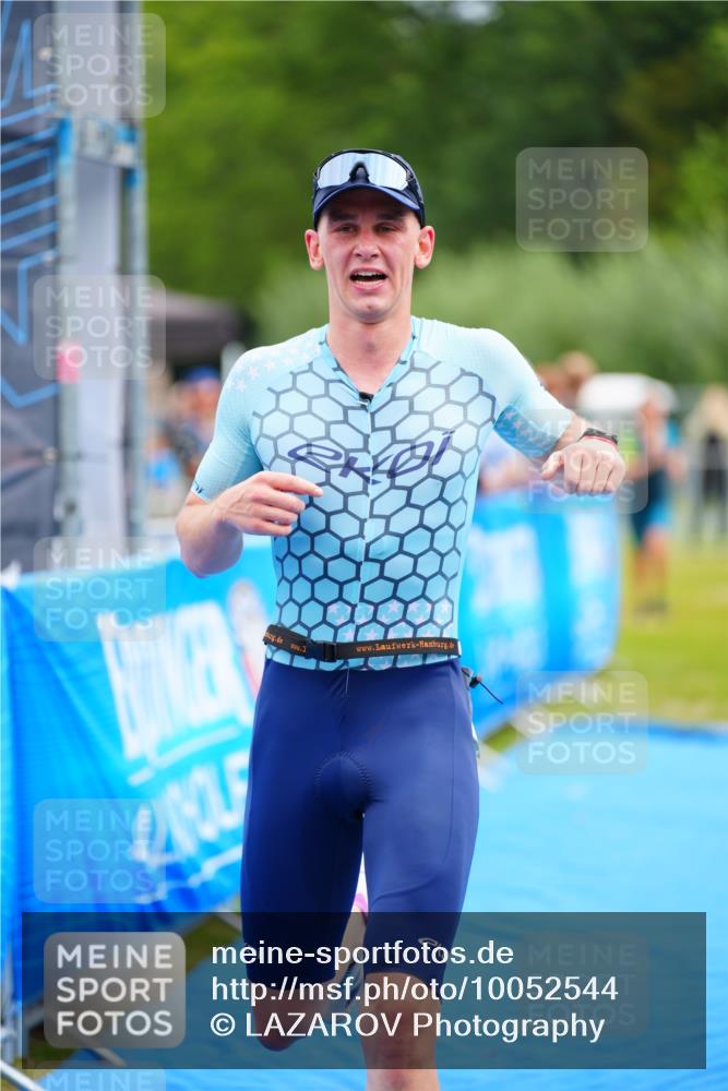 30.08.2026 - Elbe Triathlon Hamburg LAZAROV Photography http://msf.ph/oto/10052544 30.08.2026 10:46:40 Ziel 354, 508 meine-sportfotos.de