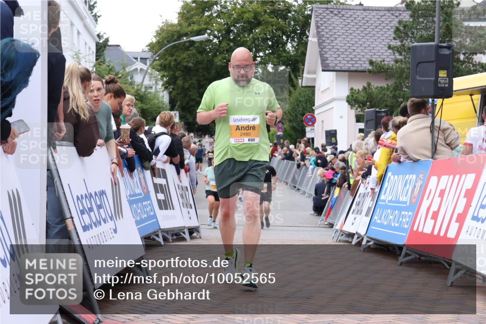 30.08.2026 - Blankeneser Heldenlauf Lena Gebhardt http://msf.ph/oto/10052565 30.08.2026 12:02:37 Ziel 2029, 2030, 2480 meine-sportfotos.de