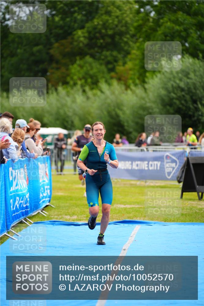 30.08.2026 - Elbe Triathlon Hamburg LAZAROV Photography http://msf.ph/oto/10052570 30.08.2026 10:46:45 Ziel 293, 354 meine-sportfotos.de