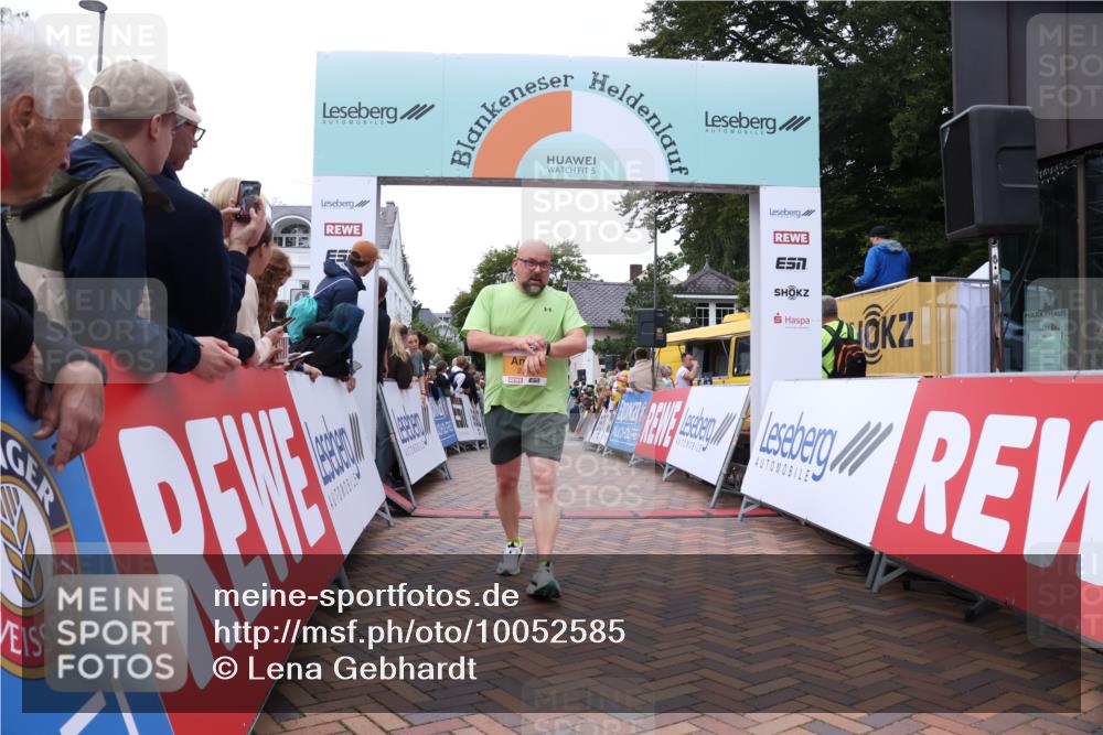 30.08.2026 - Blankeneser Heldenlauf Lena Gebhardt http://msf.ph/oto/10052585 30.08.2026 12:02:40 Ziel 2029, 2030, 2227, 2480, 2858 meine-sportfotos.de