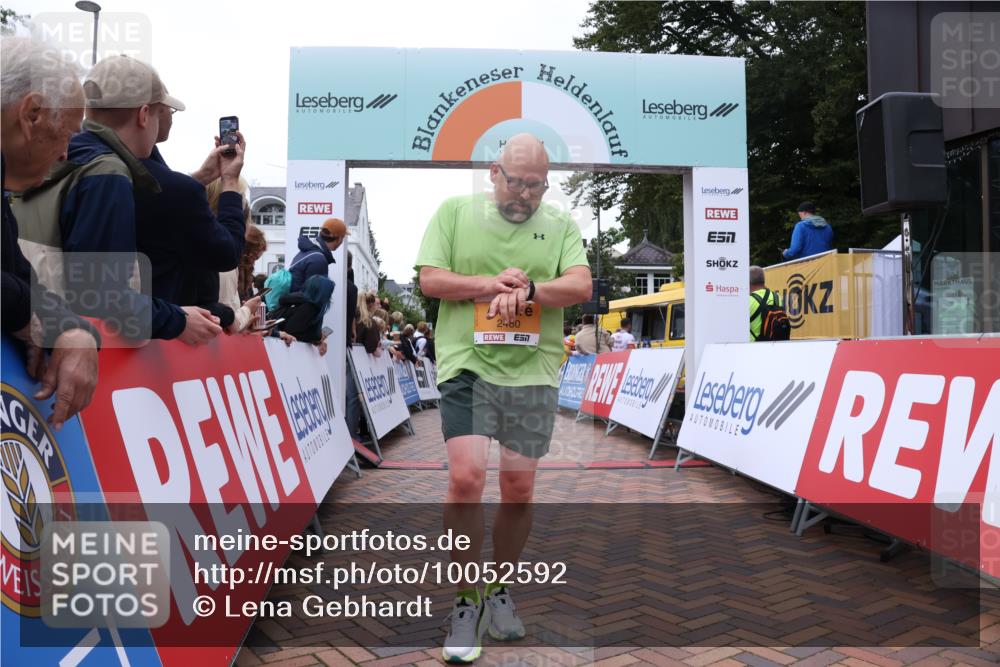 30.08.2026 - Blankeneser Heldenlauf Lena Gebhardt http://msf.ph/oto/10052592 30.08.2026 12:02:41 Ziel 2029, 2030, 2227, 2480, 2858 meine-sportfotos.de
