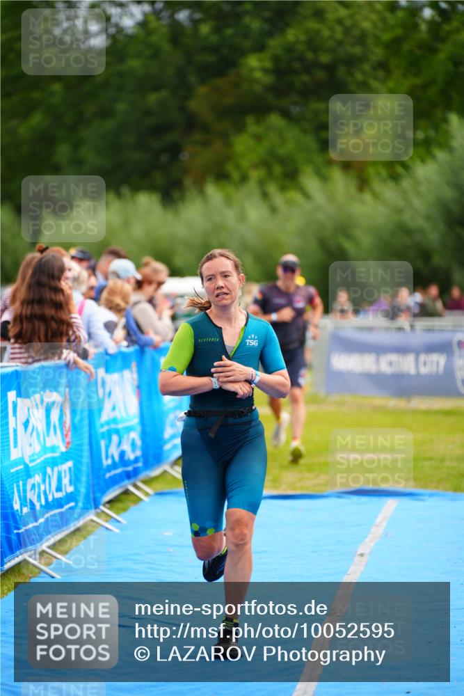 30.08.2026 - Elbe Triathlon Hamburg LAZAROV Photography http://msf.ph/oto/10052595 30.08.2026 10:46:46 Ziel 293, 354, 544 meine-sportfotos.de