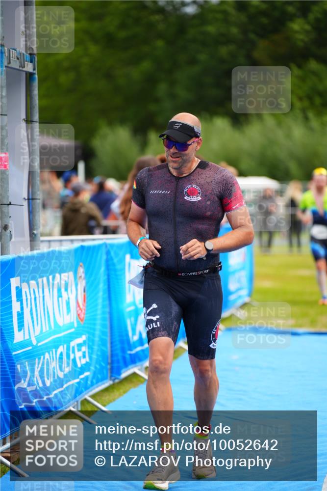 30.08.2026 - Elbe Triathlon Hamburg LAZAROV Photography http://msf.ph/oto/10052642 30.08.2026 10:46:50 Ziel 293, 354, 544 meine-sportfotos.de