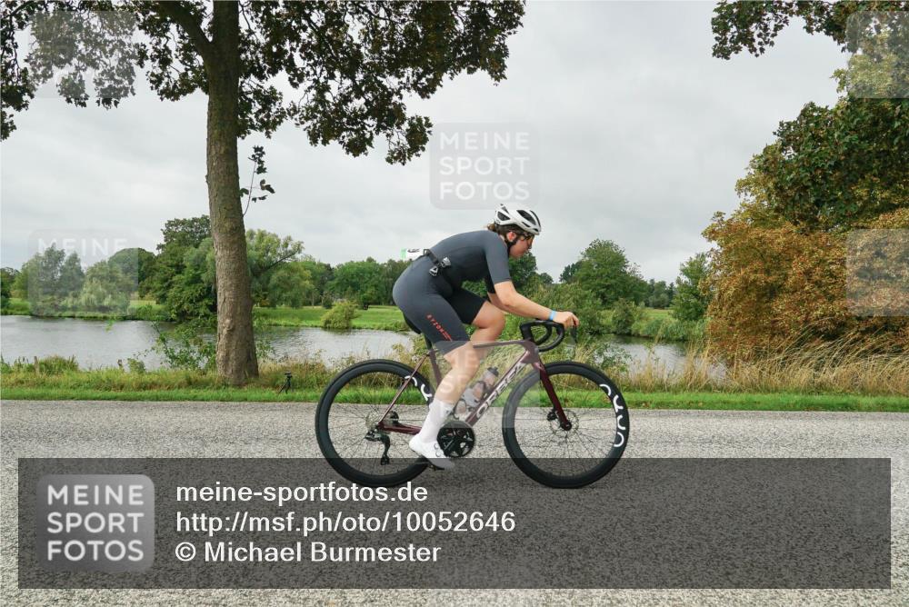 30.08.2026 - Elbe Triathlon Hamburg Michael Burmester http://msf.ph/oto/10052646 30.08.2026 10:14:03 Radfahren 585, 611, 646, 799, 1896 meine-sportfotos.de