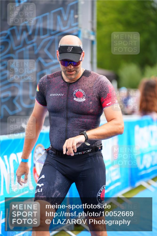 30.08.2026 - Elbe Triathlon Hamburg LAZAROV Photography http://msf.ph/oto/10052669 30.08.2026 10:46:52 Ziel 293, 544 meine-sportfotos.de