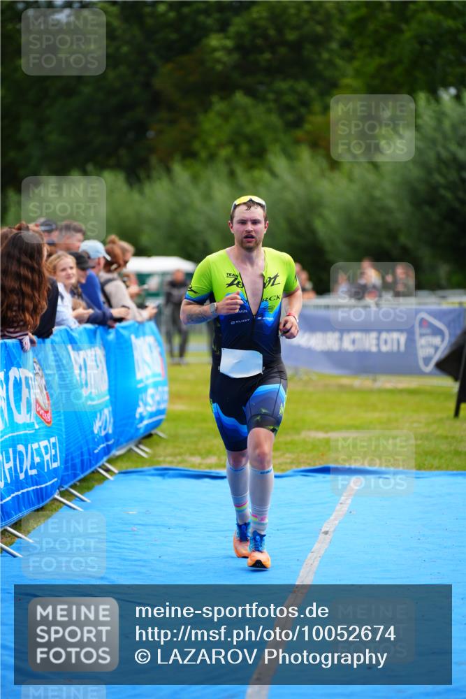 30.08.2026 - Elbe Triathlon Hamburg LAZAROV Photography http://msf.ph/oto/10052674 30.08.2026 10:46:53 Ziel 293, 544 meine-sportfotos.de