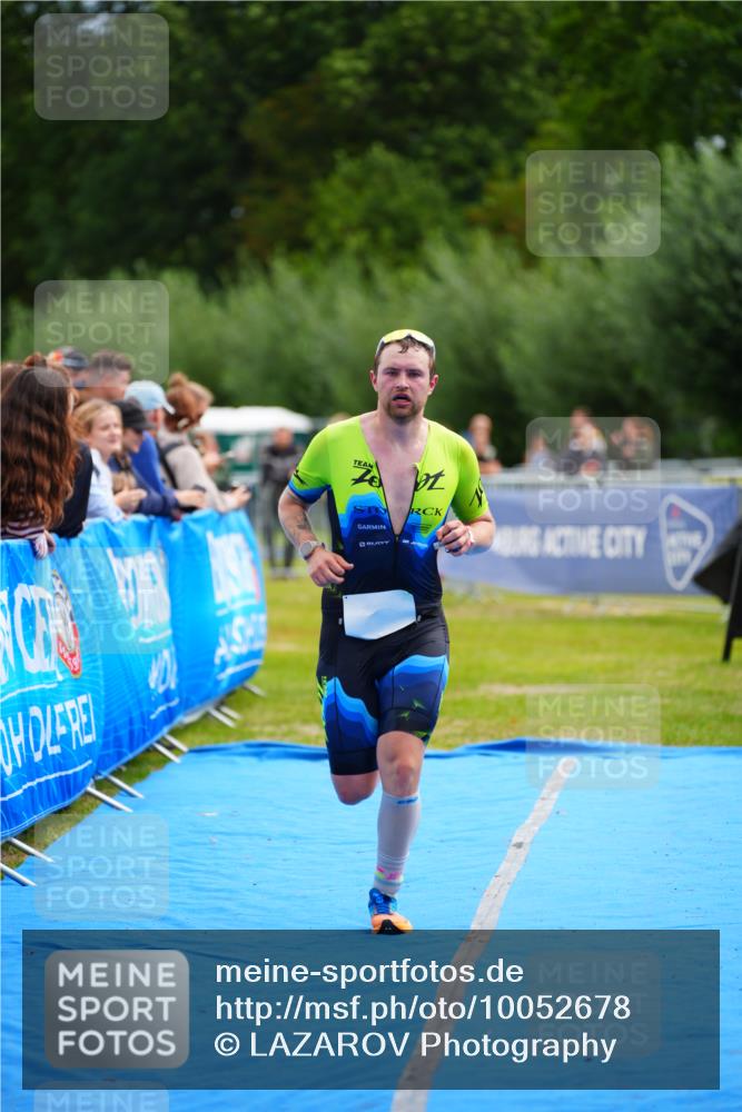 30.08.2026 - Elbe Triathlon Hamburg LAZAROV Photography http://msf.ph/oto/10052678 30.08.2026 10:46:53 Ziel 293, 544 meine-sportfotos.de