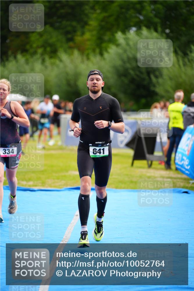 30.08.2026 - Elbe Triathlon Hamburg LAZAROV Photography http://msf.ph/oto/10052764 30.08.2026 10:47:08 Ziel 334, 641 meine-sportfotos.de