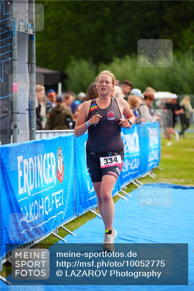 30.08.2026 - Elbe Triathlon Hamburg LAZAROV Photography http://msf.ph/oto/10052775 30.08.2026 10:47:09 Ziel 334, 641 meine-sportfotos.de