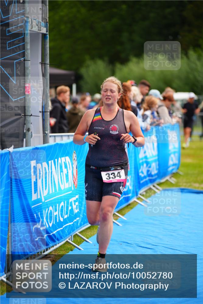30.08.2026 - Elbe Triathlon Hamburg LAZAROV Photography http://msf.ph/oto/10052780 30.08.2026 10:47:09 Ziel 334, 641 meine-sportfotos.de
