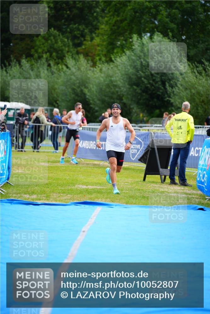 30.08.2026 - Elbe Triathlon Hamburg LAZAROV Photography http://msf.ph/oto/10052807 30.08.2026 10:47:29 Ziel 464 meine-sportfotos.de