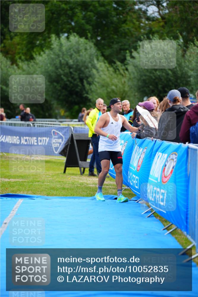 30.08.2026 - Elbe Triathlon Hamburg LAZAROV Photography http://msf.ph/oto/10052835 30.08.2026 10:47:31 Ziel 390, 464 meine-sportfotos.de