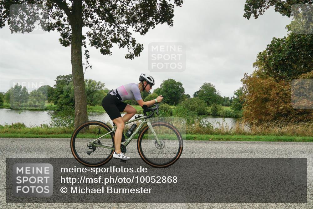 30.08.2026 - Elbe Triathlon Hamburg Michael Burmester http://msf.ph/oto/10052868 30.08.2026 10:18:26 Radfahren 556, 571, 618, 725, 774, 900, 953 meine-sportfotos.de