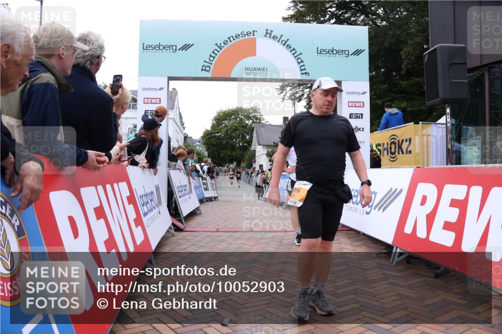 30.08.2026 - Blankeneser Heldenlauf Lena Gebhardt http://msf.ph/oto/10052903 30.08.2026 12:03:09 Ziel 2033, 2167, 2409, 2414, 2733, 2735, 2945, 4334 meine-sportfotos.de