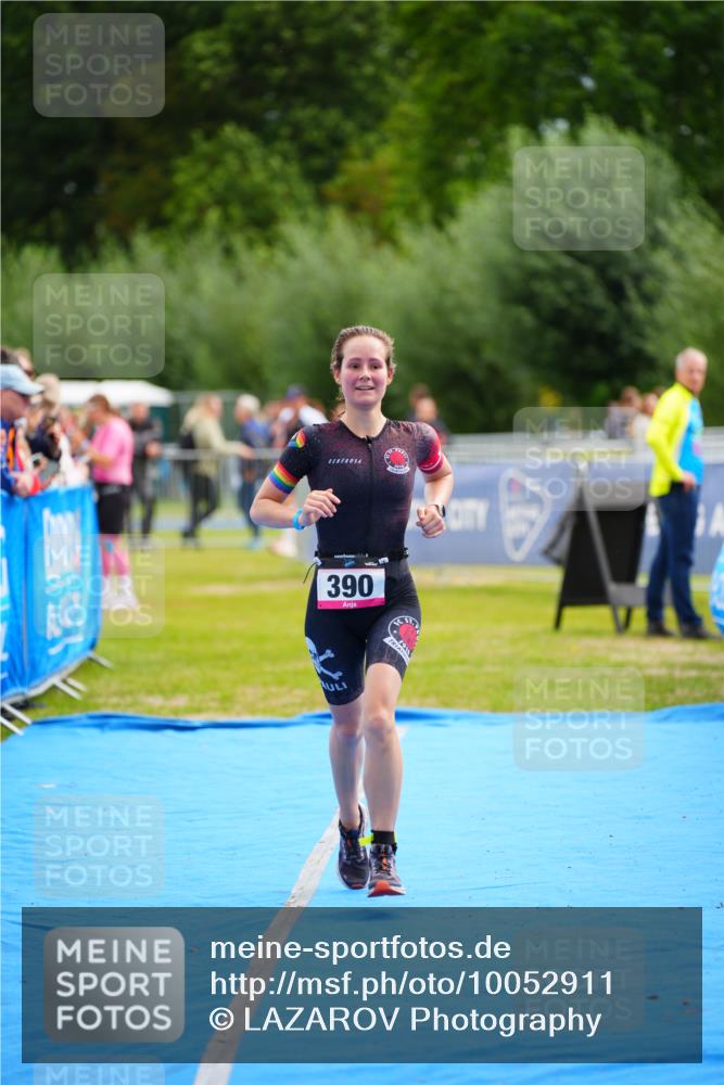 30.08.2026 - Elbe Triathlon Hamburg LAZAROV Photography http://msf.ph/oto/10052911 30.08.2026 10:47:39 Ziel 390 meine-sportfotos.de