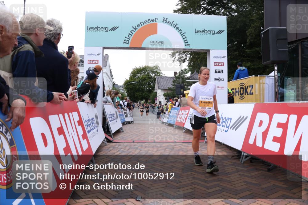 30.08.2026 - Blankeneser Heldenlauf Lena Gebhardt http://msf.ph/oto/10052912 30.08.2026 12:03:11 Ziel 2033, 2167, 2409, 2733, 2735, 2945, 4334 meine-sportfotos.de