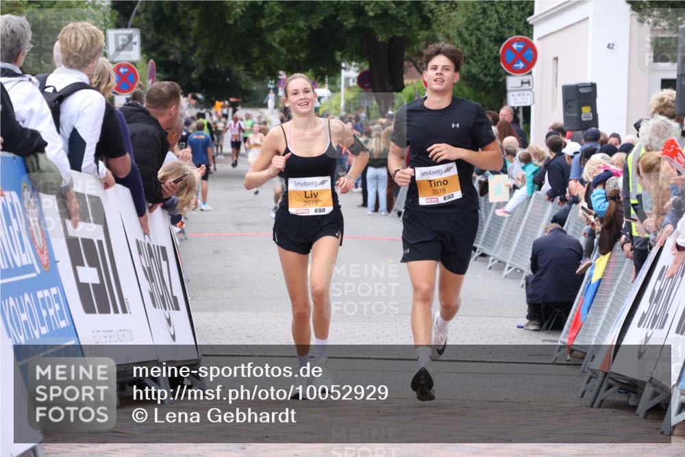 30.08.2026 - Blankeneser Heldenlauf Lena Gebhardt http://msf.ph/oto/10052929 30.08.2026 12:03:14 Ziel 2078, 2079, 2409, 2735 meine-sportfotos.de
