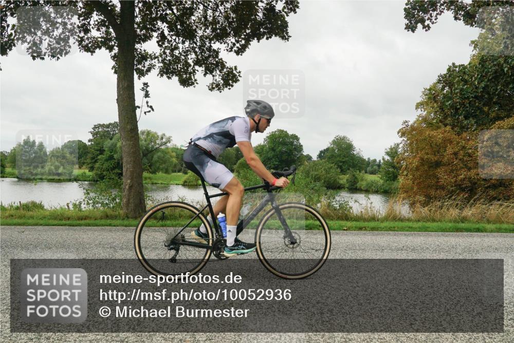 30.08.2026 - Elbe Triathlon Hamburg Michael Burmester http://msf.ph/oto/10052936 30.08.2026 10:20:10 Radfahren 521, 824 meine-sportfotos.de