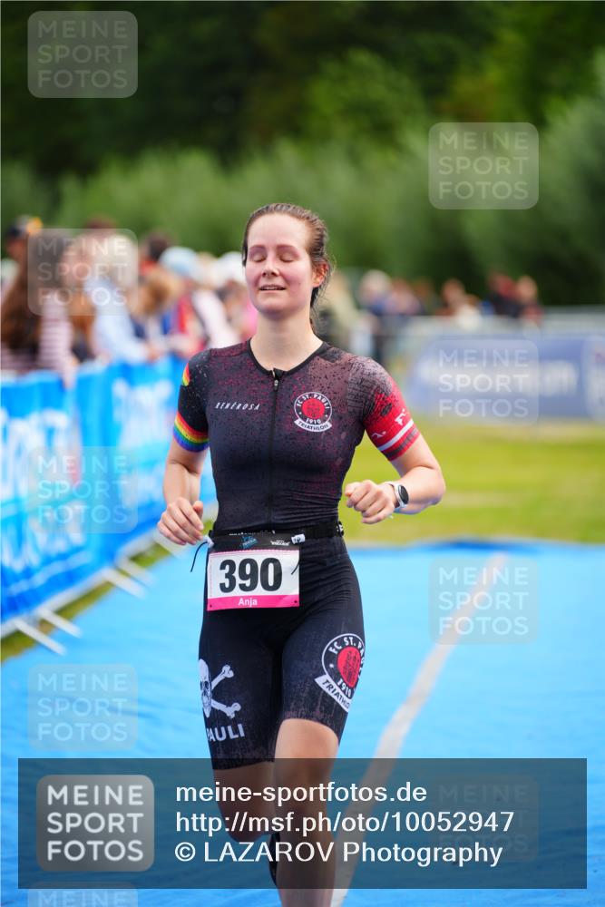 30.08.2026 - Elbe Triathlon Hamburg LAZAROV Photography http://msf.ph/oto/10052947 30.08.2026 10:47:40 Ziel 390 meine-sportfotos.de
