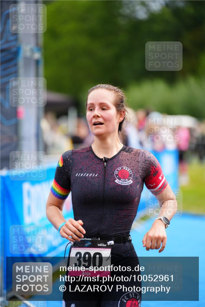 30.08.2026 - Elbe Triathlon Hamburg LAZAROV Photography http://msf.ph/oto/10052961 30.08.2026 10:47:41 Ziel 390 meine-sportfotos.de