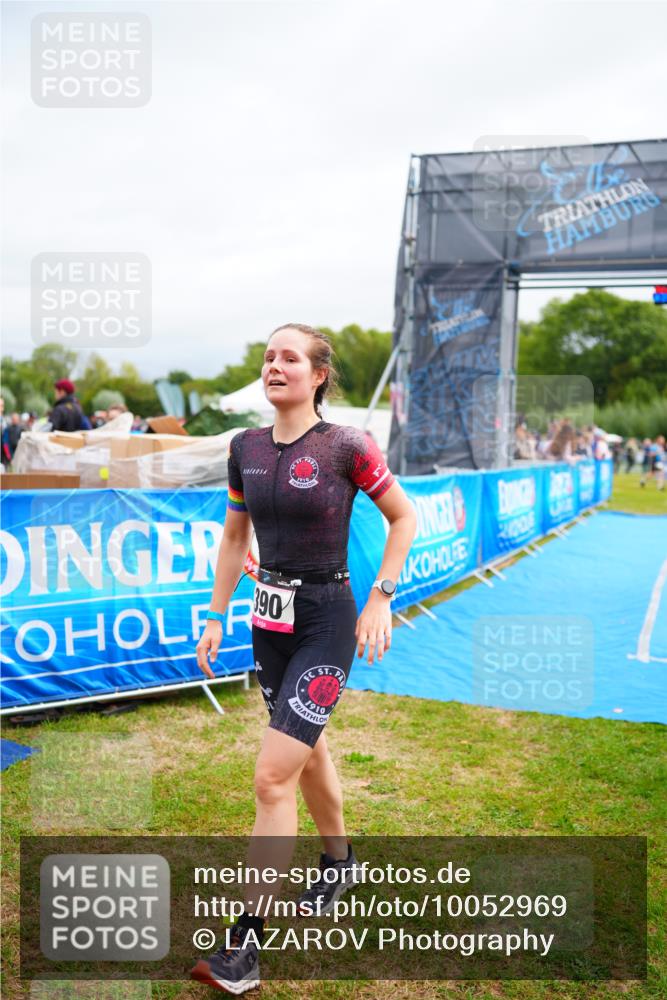 30.08.2026 - Elbe Triathlon Hamburg LAZAROV Photography http://msf.ph/oto/10052969 30.08.2026 10:47:43 Ziel 390 meine-sportfotos.de