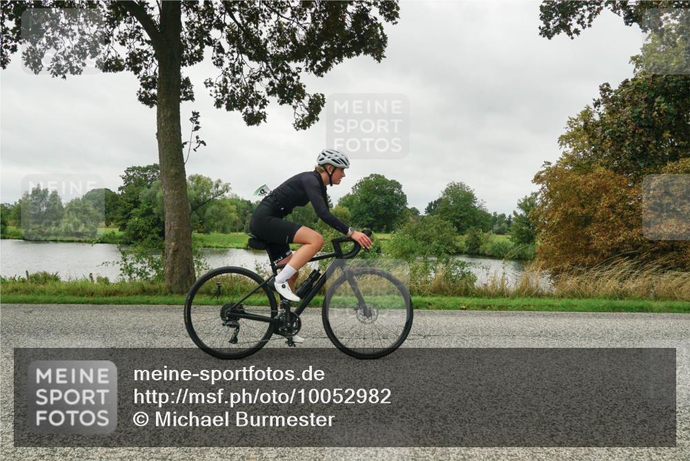 30.08.2026 - Elbe Triathlon Hamburg Michael Burmester http://msf.ph/oto/10052982 30.08.2026 10:21:16 Radfahren 553, 805, 821 meine-sportfotos.de