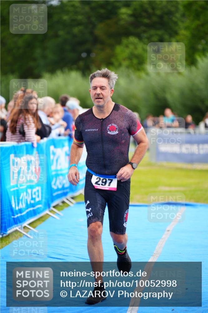 30.08.2026 - Elbe Triathlon Hamburg LAZAROV Photography http://msf.ph/oto/10052998 30.08.2026 10:47:56 Ziel 297 meine-sportfotos.de