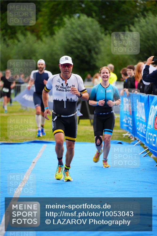 30.08.2026 - Elbe Triathlon Hamburg LAZAROV Photography http://msf.ph/oto/10053043 30.08.2026 10:48:26 Ziel 274, 361, 470 meine-sportfotos.de