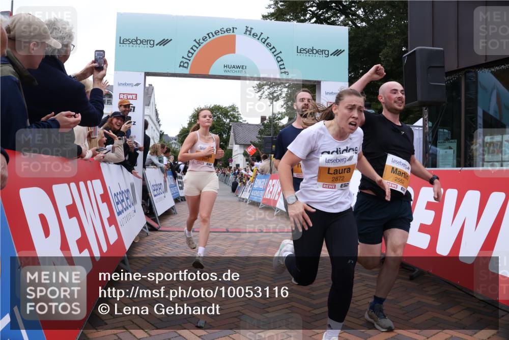 30.08.2026 - Blankeneser Heldenlauf Lena Gebhardt http://msf.ph/oto/10053116 30.08.2026 12:03:36 Ziel 2457, 2552, 2653, 2759, 2836, 2872 meine-sportfotos.de