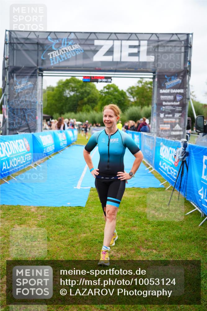30.08.2026 - Elbe Triathlon Hamburg LAZAROV Photography http://msf.ph/oto/10053124 30.08.2026 10:48:35 Ziel 320 meine-sportfotos.de