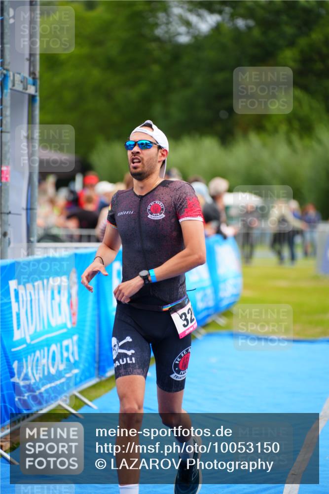 30.08.2026 - Elbe Triathlon Hamburg LAZAROV Photography http://msf.ph/oto/10053150 30.08.2026 10:48:40 Ziel 320 meine-sportfotos.de