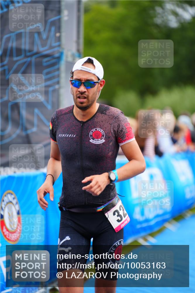 30.08.2026 - Elbe Triathlon Hamburg LAZAROV Photography http://msf.ph/oto/10053163 30.08.2026 10:48:40 Ziel 320 meine-sportfotos.de