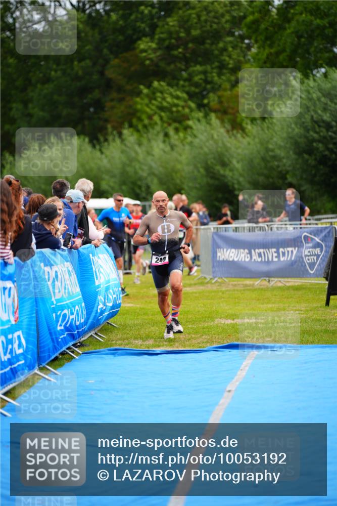 30.08.2026 - Elbe Triathlon Hamburg LAZAROV Photography http://msf.ph/oto/10053192 30.08.2026 10:49:19 Ziel 249 meine-sportfotos.de