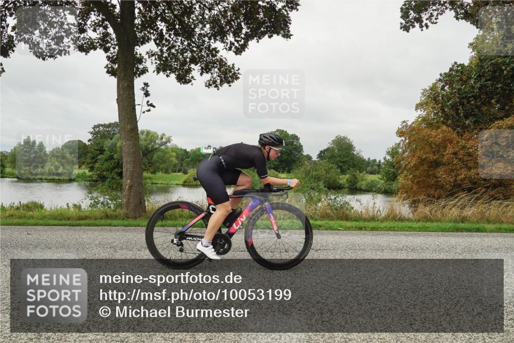 30.08.2026 - Elbe Triathlon Hamburg Michael Burmester http://msf.ph/oto/10053199 30.08.2026 10:26:44 Radfahren 856, 867 meine-sportfotos.de