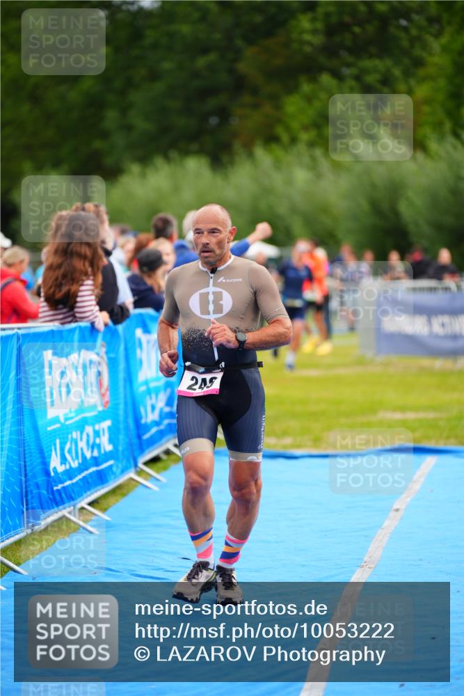 30.08.2026 - Elbe Triathlon Hamburg LAZAROV Photography http://msf.ph/oto/10053222 30.08.2026 10:49:22 Ziel 249 meine-sportfotos.de