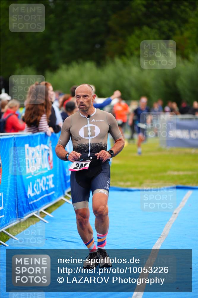 30.08.2026 - Elbe Triathlon Hamburg LAZAROV Photography http://msf.ph/oto/10053226 30.08.2026 10:49:23 Ziel 249 meine-sportfotos.de
