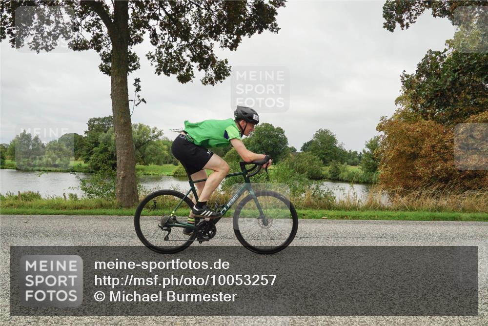 30.08.2026 - Elbe Triathlon Hamburg Michael Burmester http://msf.ph/oto/10053257 30.08.2026 10:27:56 Radfahren 855, 920, 950, 969, 1045 meine-sportfotos.de