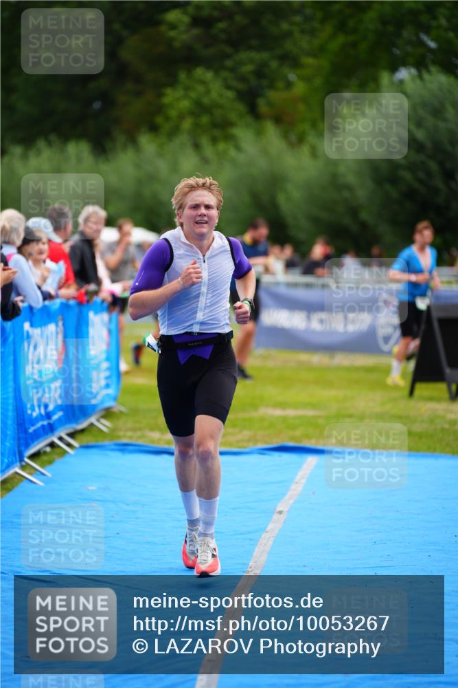 30.08.2026 - Elbe Triathlon Hamburg LAZAROV Photography http://msf.ph/oto/10053267 30.08.2026 10:50:20 Ziel 421 meine-sportfotos.de