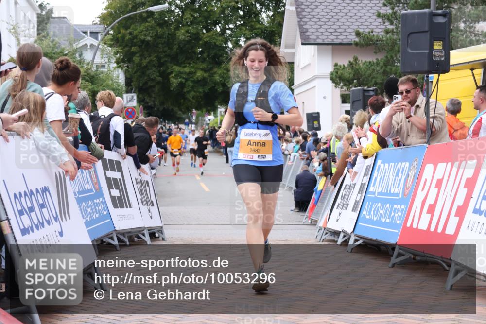 30.08.2026 - Blankeneser Heldenlauf Lena Gebhardt http://msf.ph/oto/10053296 30.08.2026 12:03:59 Ziel 2444, 2460, 2682, 4174 meine-sportfotos.de