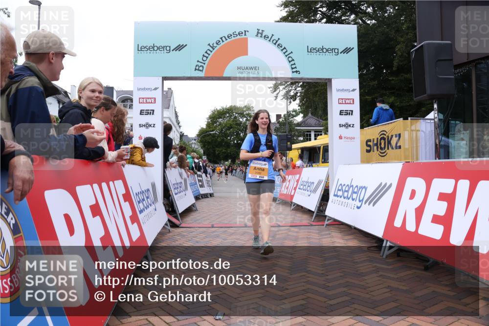 30.08.2026 - Blankeneser Heldenlauf Lena Gebhardt http://msf.ph/oto/10053314 30.08.2026 12:04:00 Ziel 2460, 2682, 4174 meine-sportfotos.de