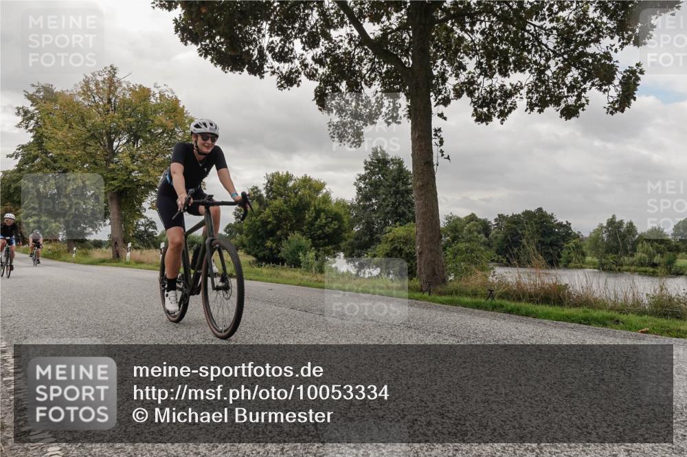 30.08.2026 - Elbe Triathlon Hamburg Michael Burmester http://msf.ph/oto/10053334 30.08.2026 10:47:27 Radfahren 854, 865, 939, 1040, 1111 meine-sportfotos.de