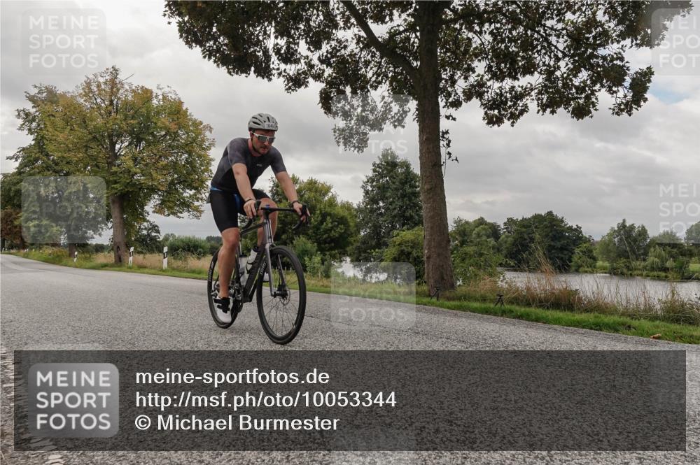 30.08.2026 - Elbe Triathlon Hamburg Michael Burmester http://msf.ph/oto/10053344 30.08.2026 10:47:32 Radfahren 939, 944, 1040, 1111 meine-sportfotos.de