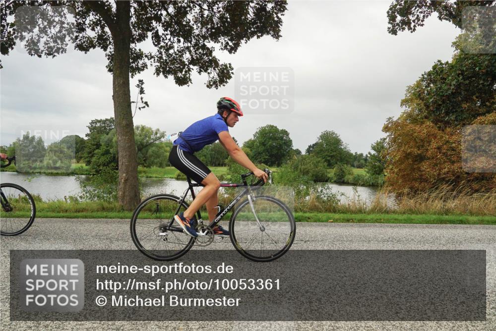 30.08.2026 - Elbe Triathlon Hamburg Michael Burmester http://msf.ph/oto/10053361 30.08.2026 10:29:36 Radfahren 808, 840, 881, 886, 887, 980, 990, 994, 1896 meine-sportfotos.de