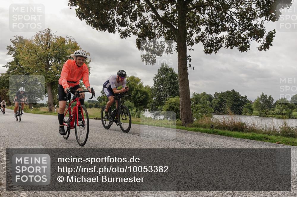 30.08.2026 - Elbe Triathlon Hamburg Michael Burmester http://msf.ph/oto/10053382 30.08.2026 10:48:00 Radfahren 858, 954, 982, 1109, 1125, 1195, 1254 meine-sportfotos.de