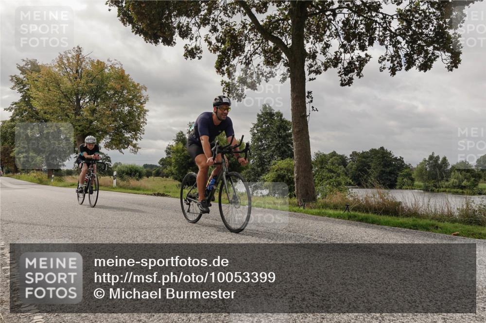 30.08.2026 - Elbe Triathlon Hamburg Michael Burmester http://msf.ph/oto/10053399 30.08.2026 10:48:05 Radfahren 858, 1035, 1109, 1125, 1195 meine-sportfotos.de