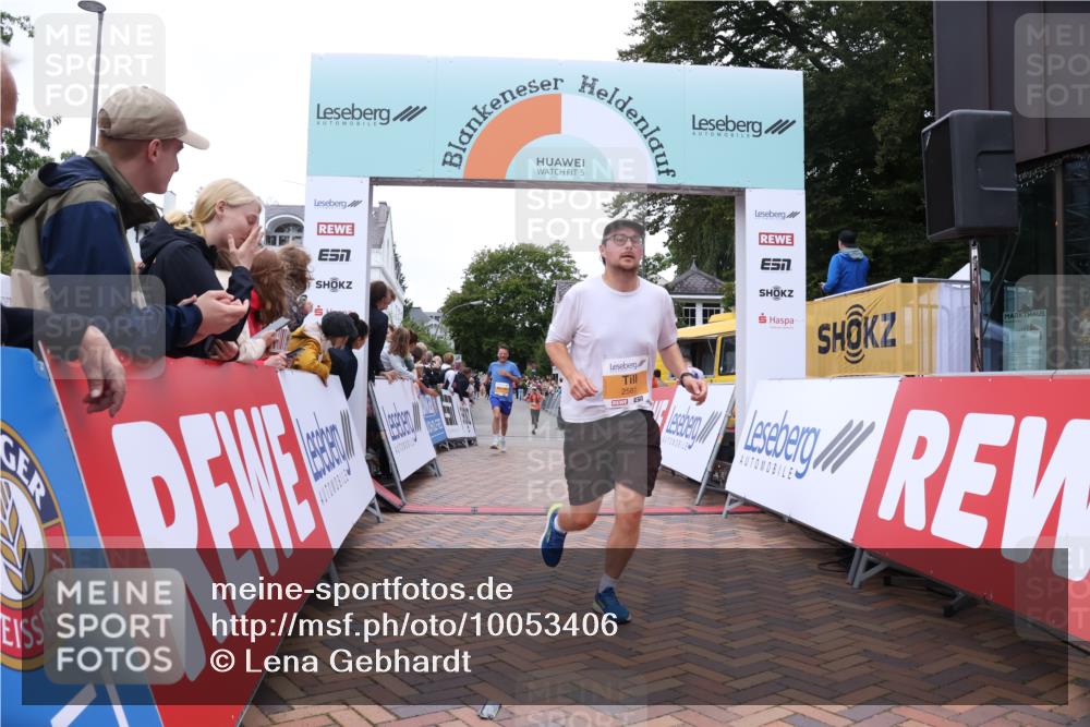 30.08.2026 - Blankeneser Heldenlauf Lena Gebhardt http://msf.ph/oto/10053406 30.08.2026 12:04:16 Ziel 2352, 2467, 2501, 2581 meine-sportfotos.de
