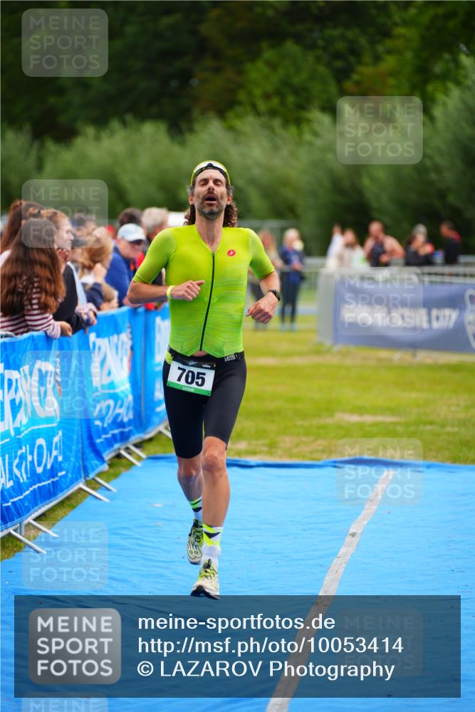 30.08.2026 - Elbe Triathlon Hamburg LAZAROV Photography http://msf.ph/oto/10053414 30.08.2026 10:51:16 Ziel 489, 705 meine-sportfotos.de