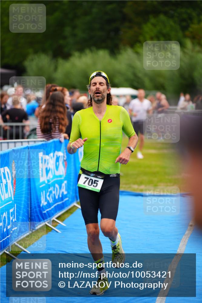 30.08.2026 - Elbe Triathlon Hamburg LAZAROV Photography http://msf.ph/oto/10053421 30.08.2026 10:51:17 Ziel 489, 705 meine-sportfotos.de